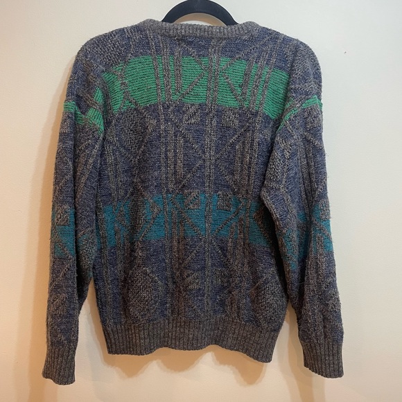 Vintage sweater size small - Picture 2 of 3